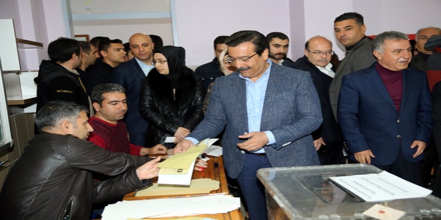 Kayyum Atilla oyunu kullandı