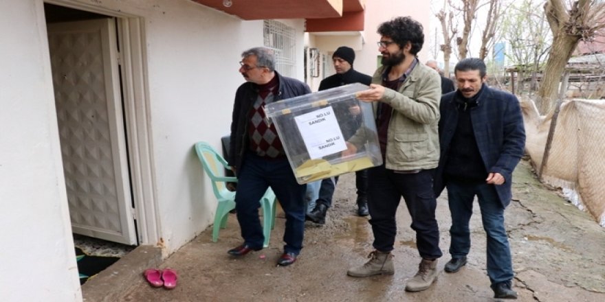 Sandık seçmene gitti