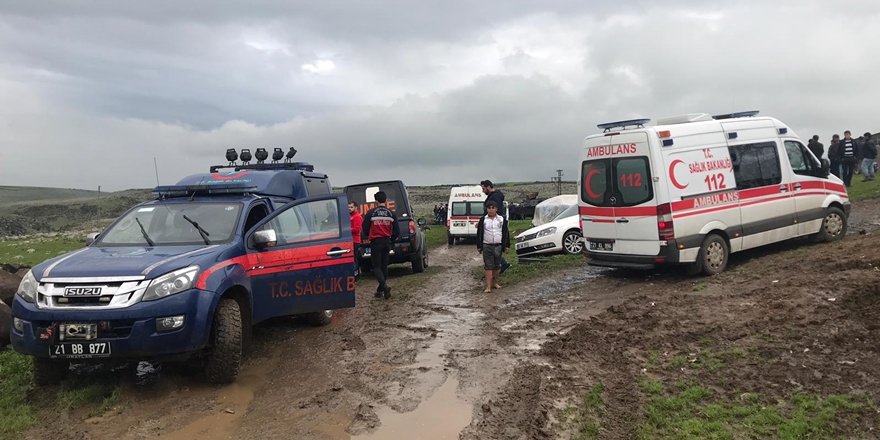 Diyarbakır'da dere yatağında mahsur kalan 4 kişi kurtarıldı