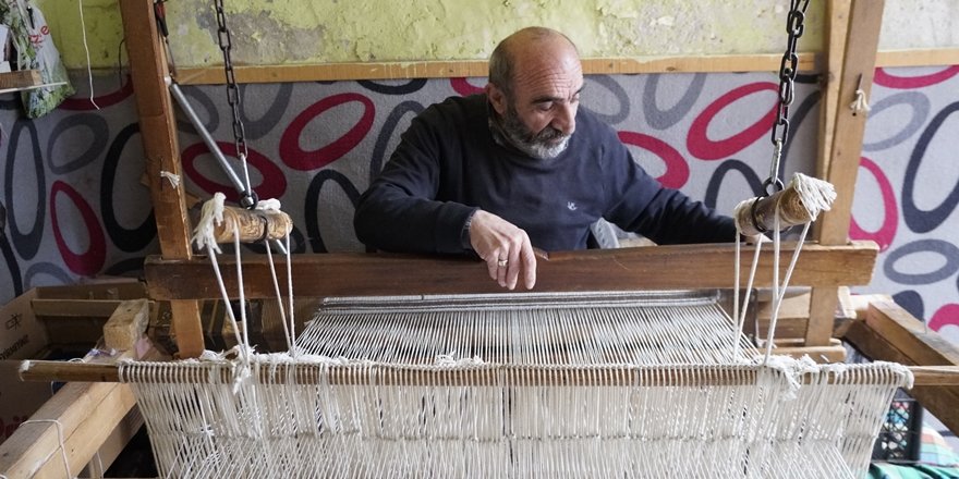 Siirt'te 50 yıldır battaniye üretiyor