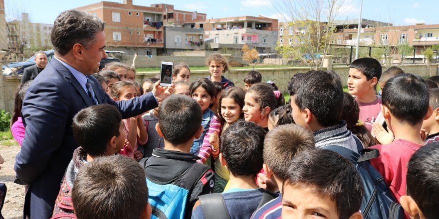 Diyarbakırlı öğrenciler davet etti, Ebru Yaşar kabul etti