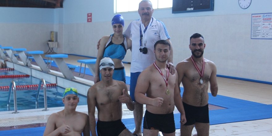 Engelli yüzücülerin hedefi Türkiye şampiyonluğu