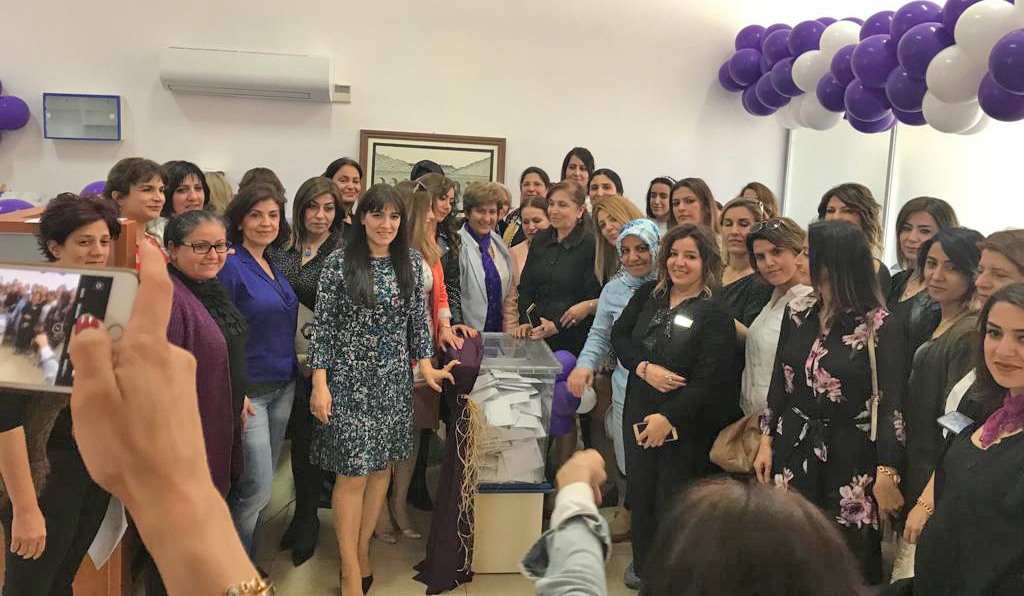 VİDEO - Kadınlar meclisini seçti