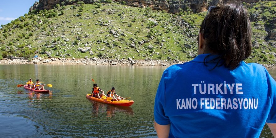 Diyarbakır’da kanocular kürek çekti