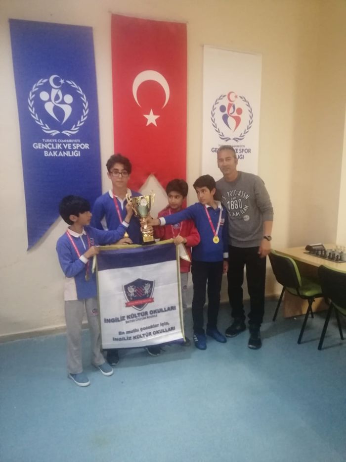 Satrançta Şampiyonluk Kupası Onların