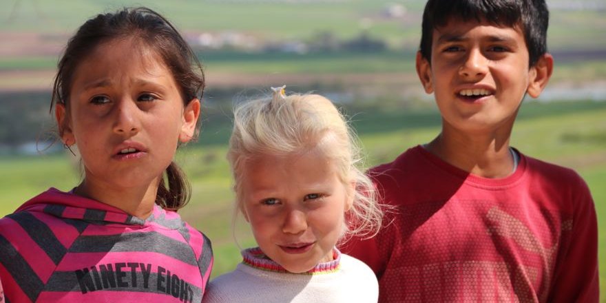 Diyarbakır’da köy çocuklardan Anneler Günü hazırlığı