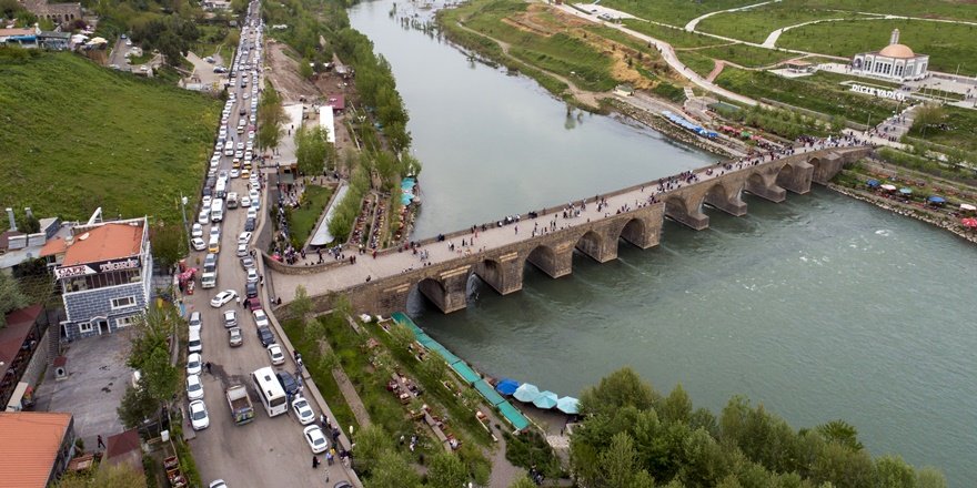 Ongözlü Köprü’ye  ziyaretçi akını