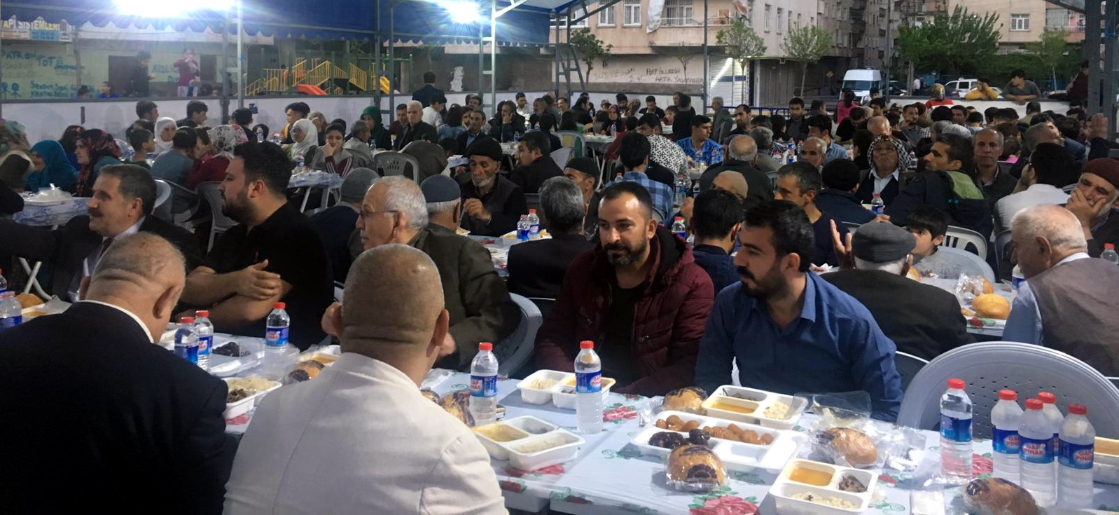 Siirtliler Derneğinden 2 bin kişiye iftar