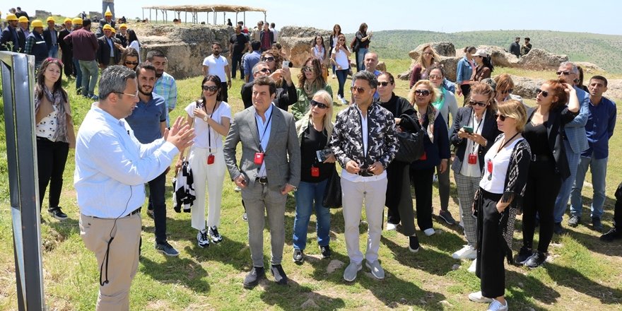 Zerzevan Kalesi ünlüleri ağırladı