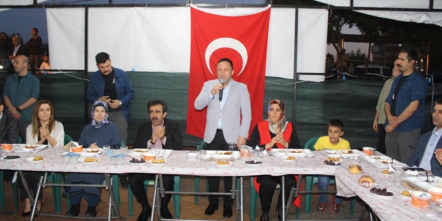 Bağlar Belediyesi’nin iftar yemeği