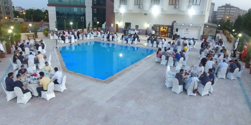 TÜRSAB acenta sahipleri ile iftarda bir araya geldi