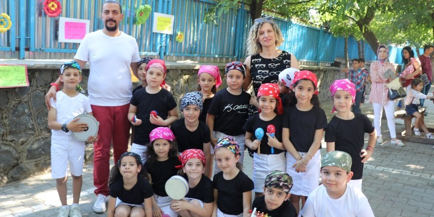 Diyarbakırlı öğrencilere ABD´den müzik aletleri