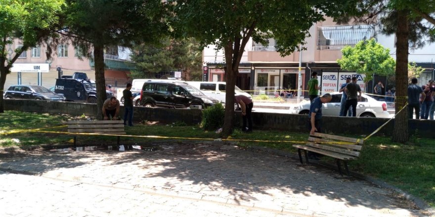 Diyarbakır’da parkta oturan 2 kişiye silahlı saldırı