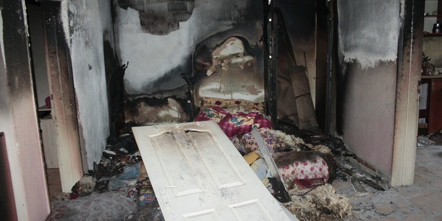 Diyarbakır’da evleri yanan 7 kişilik aile yardım bekliyor