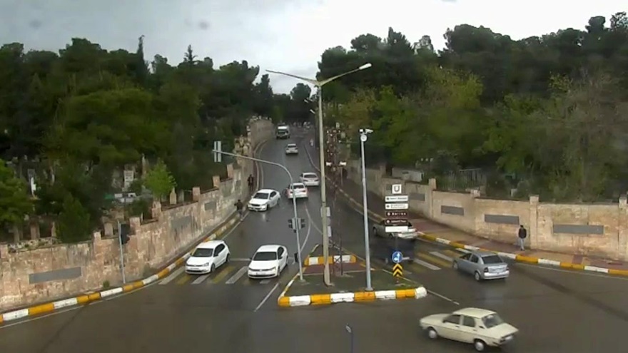 Kavşağa hızlı girmenin faturası ağır oldu