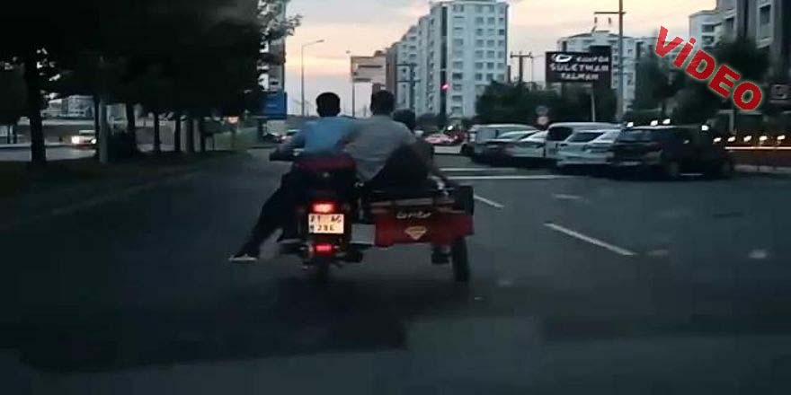 3 Tekerlekli motosiklette tehlikeli yolculuk