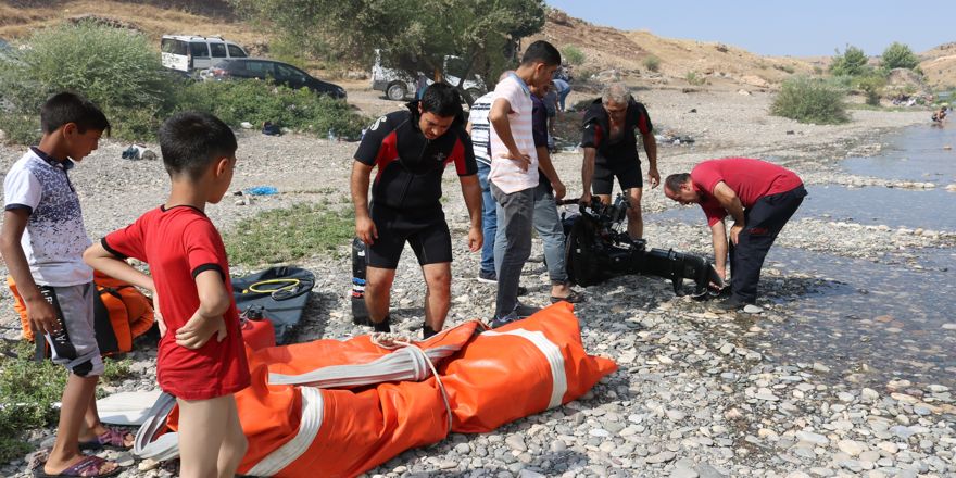 Baraj kapakları açıldı, 70 kişi mahsur kaldı