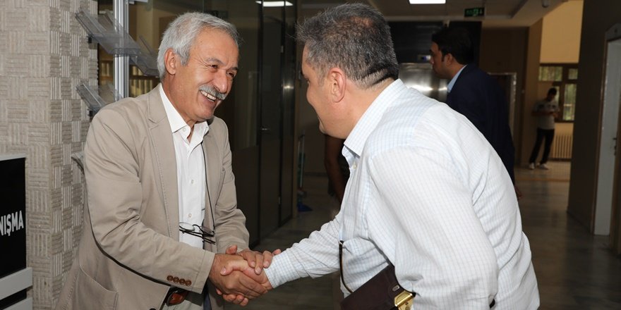 Eş Başkan Mızraklı personellerin bayramını kutladı