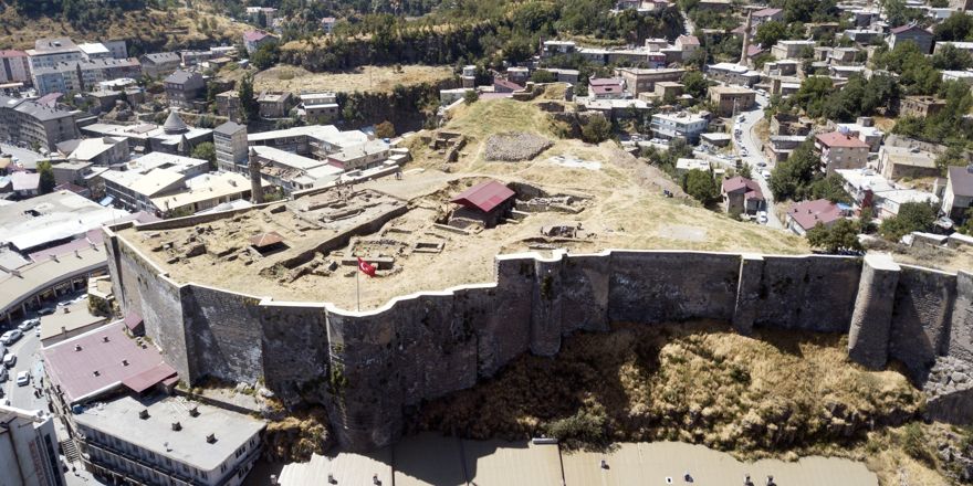 Bitlis Kalesi’nde Osmanlı padişahlarının sikkeleri bulundu