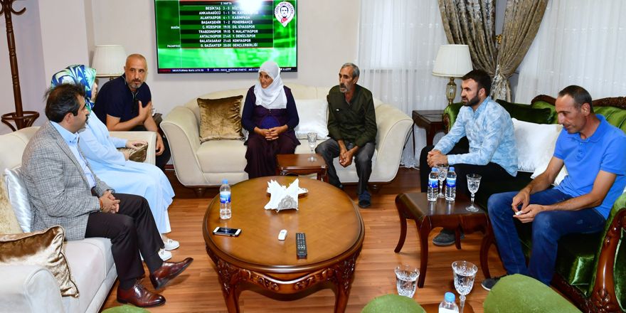 Vali Güzeloğlu, Hacire Akar ile görüştü