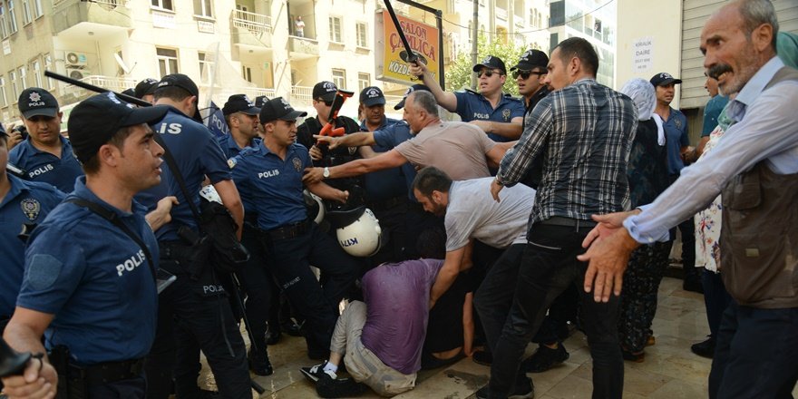 İHD: Orantısız güç ve fiziksel şiddet uygulandı