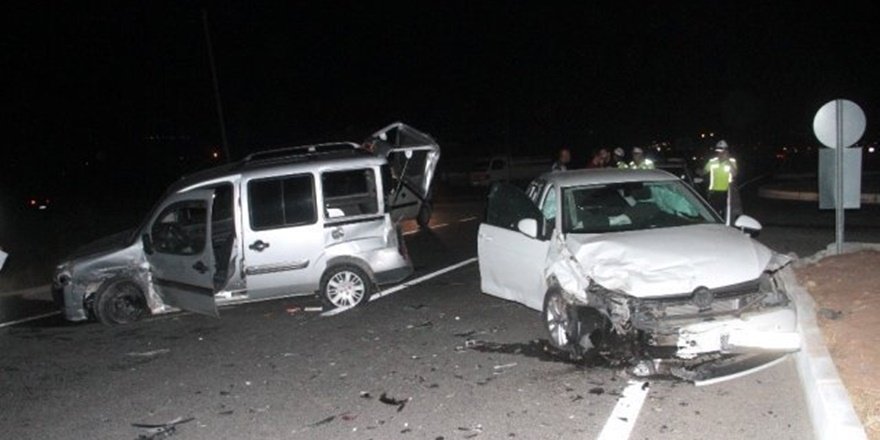 Elazığ - Diyarbakır karayolunda feci kaza: 5 yaralı