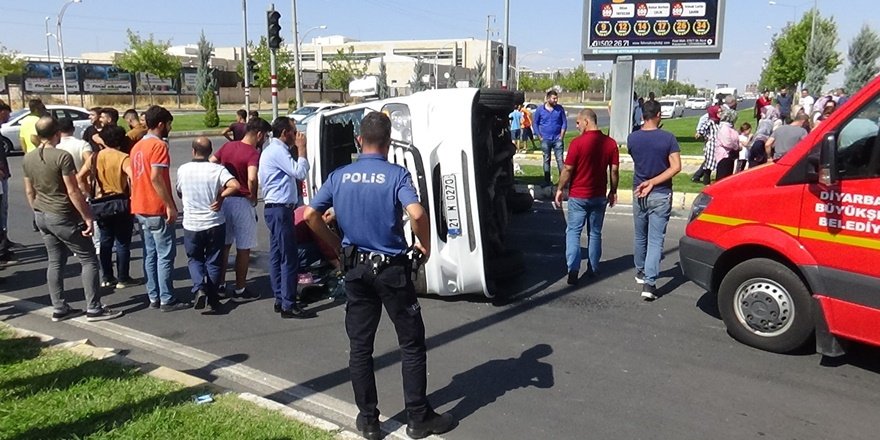 Diyarbakır’da feci kaza: 11 yaralı