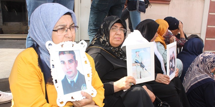 Annelerin HDP önündeki oturma eylemi 13'üncü gününde