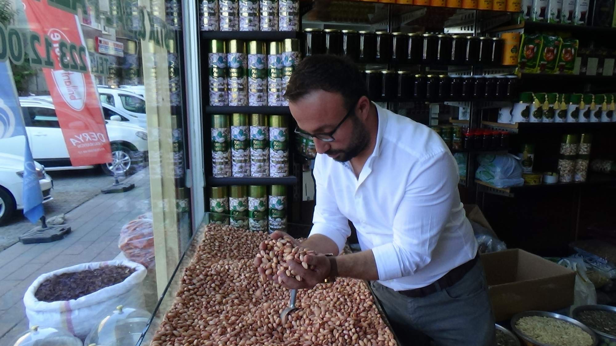 Siirt fıstığı fiyatı altınla yarışıyor