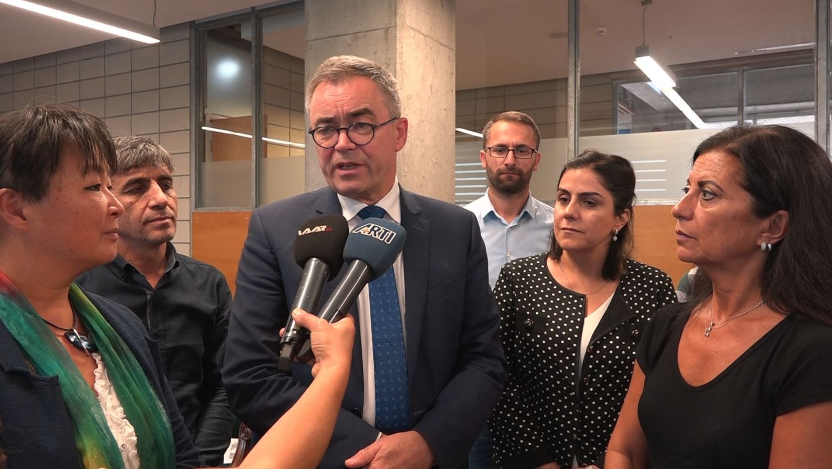 Diyarbakır’da bulunan AB heyeti: Başkanların görevden alınması kaygı verici