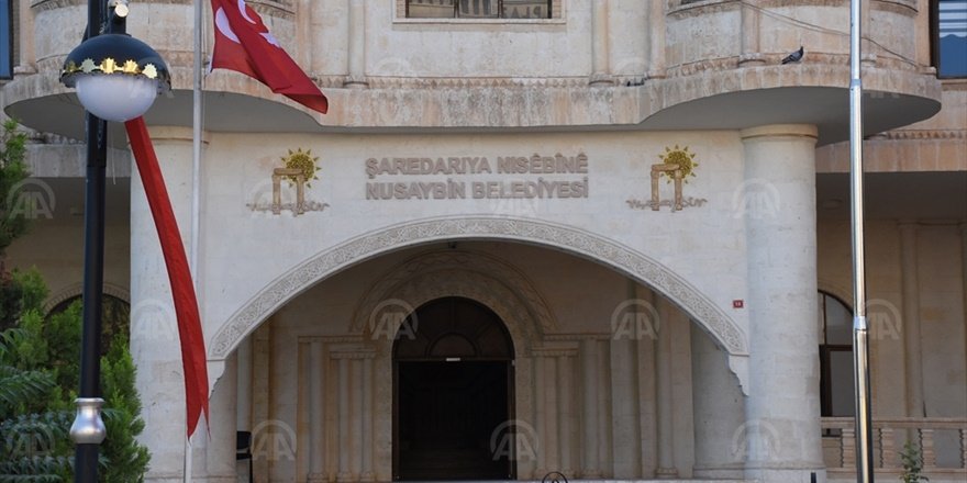 Nusaybin Belediye Başkanı ve iki meclis üyesine gözaltı