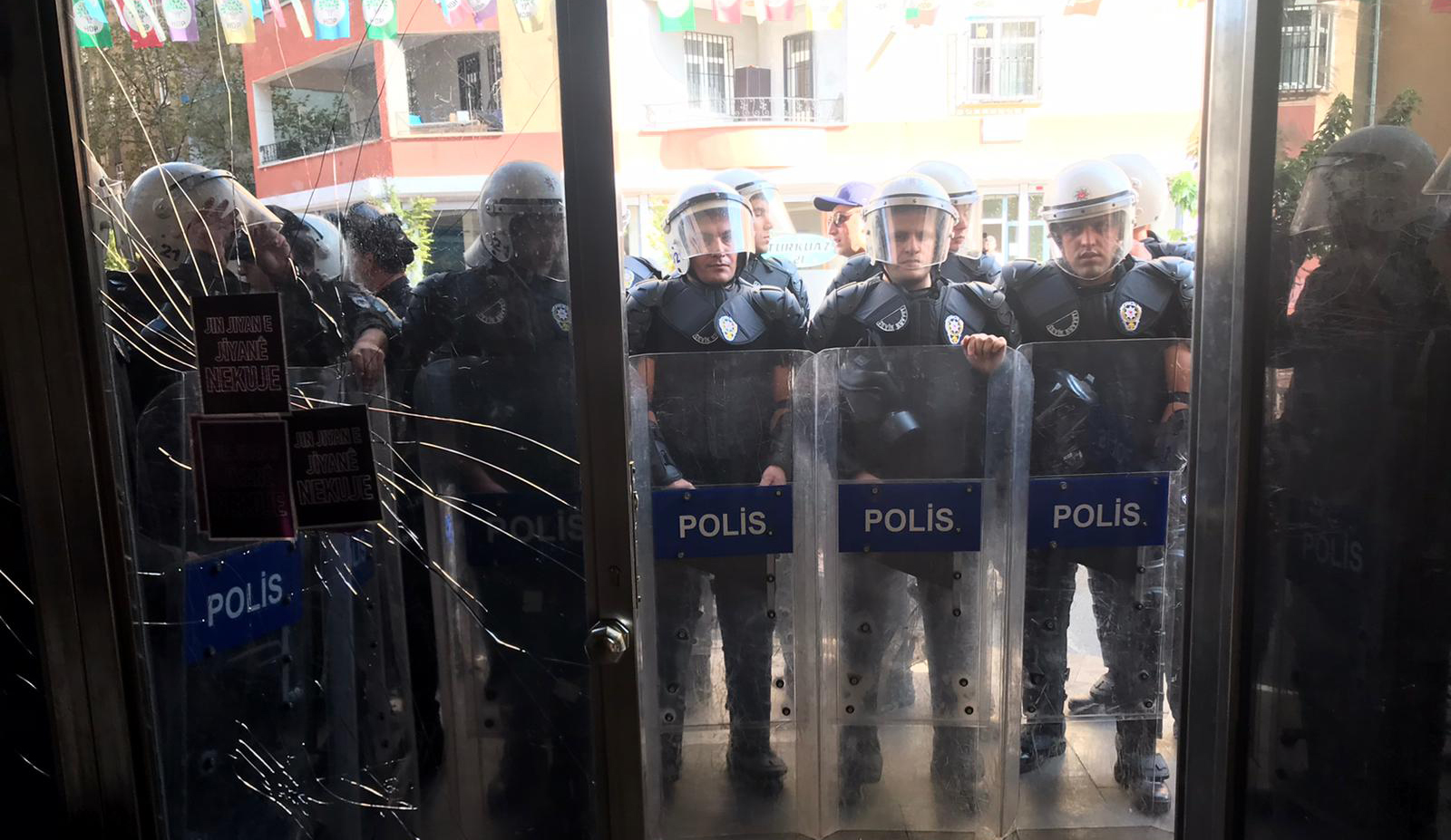 Diyarbakır’da ‘çadır’ gerginliği!