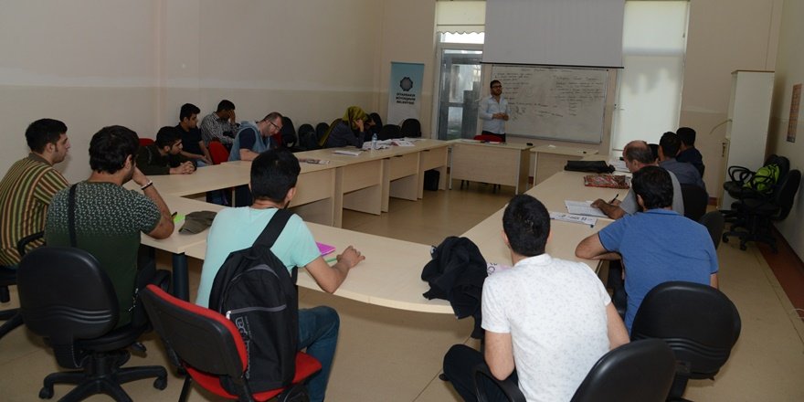 Büyükşehir’de  EKPSS kursu