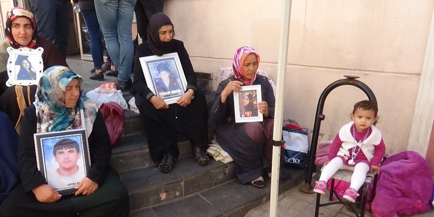 HDP önündeki ailelerin oturma eyleminde 51'inci gün