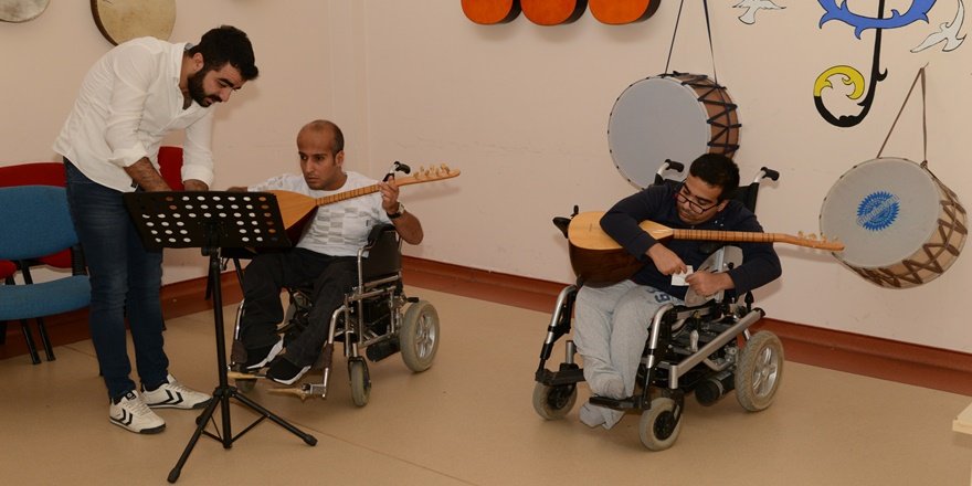 Engellilere müzik kursu
