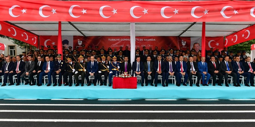 Diyarbakır’da Cumhuriyet Bayramı kutlaması