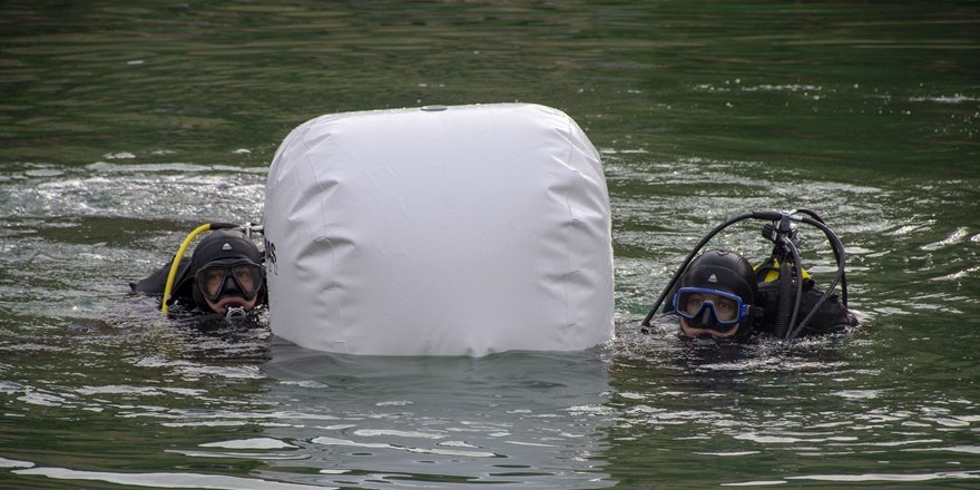 SAK timi Dicle Barajı’na daldı, neler çıkmadı ki?