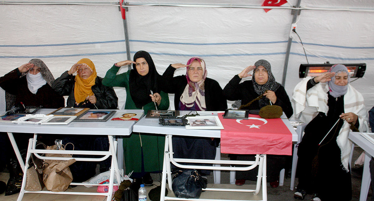 VİDEO - HDP önündeki ailelerin evlat nöbeti 62'nci gününde