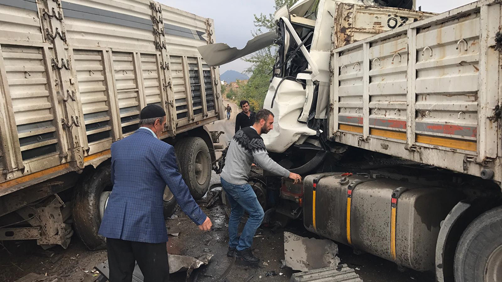 Siirt’te iki tır çarpıştı: 2 yaralı