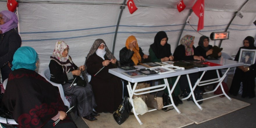 HDP önündeki ailelerin oturma eyleminde 63'üncü gün