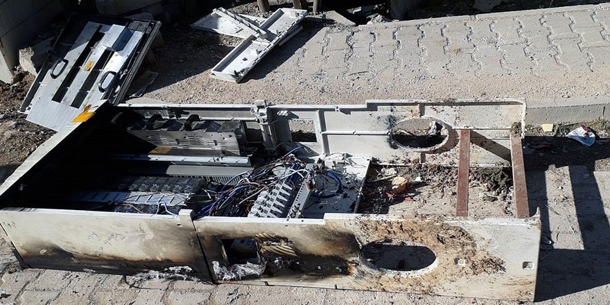 Mardin’de kaçak elektriği önleyen panolar yakıldı