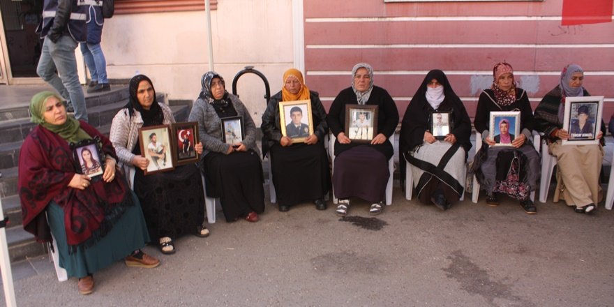 HDP önündeki ailelerin oturma eyleminde 72'nci gün