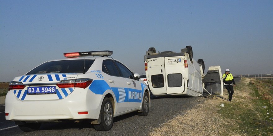 Şanlıurfa'da minibüs kazası: 2 yaralı