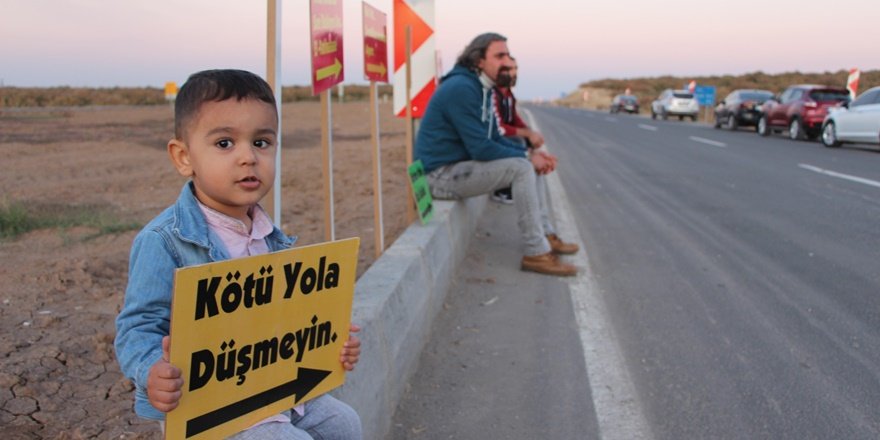 Ceylanpınar'da "trafik ışığı" eylemi