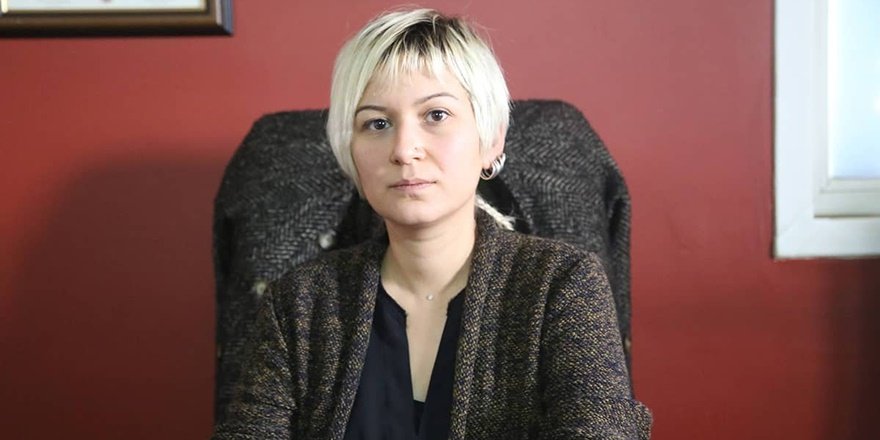 Sosyal medya paylaşımı kadın avukata 3 yıl hapis getirdi