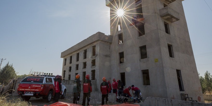 Diyarbakır'da AFAD bölge eğitim tatbikatı