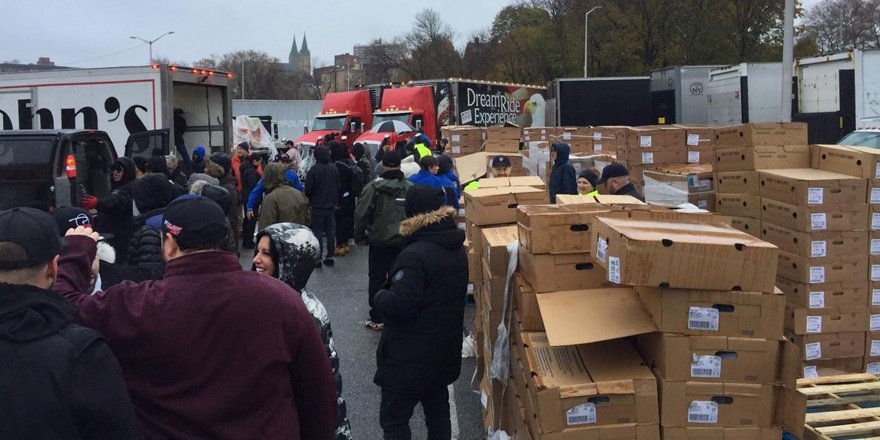 Diyarbakırlı pizzacı ABD’de 16 bin yoksula hindi dağıttı