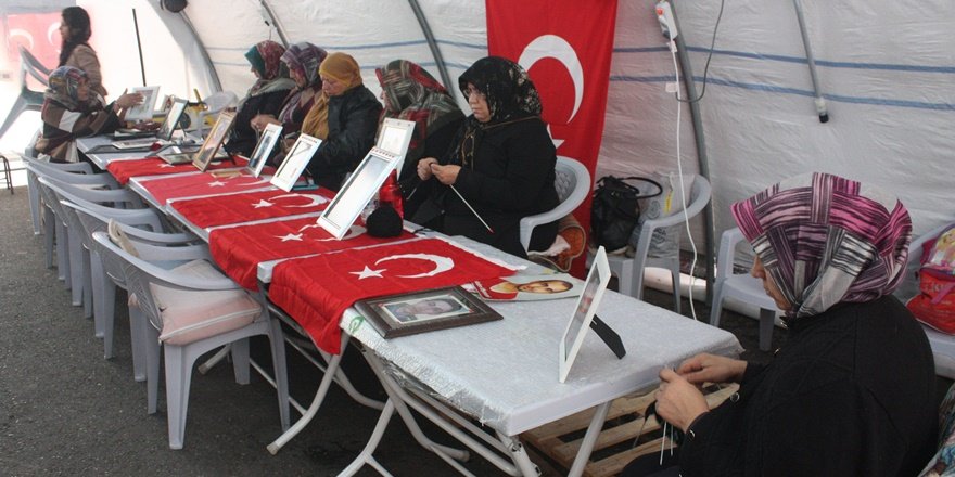 HDP önündeki ailelerin evlat nöbeti 97'nci gününde