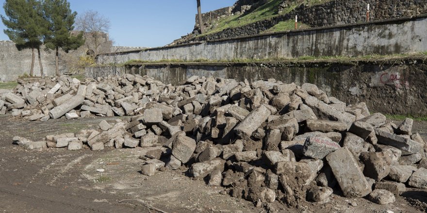 Diyarbakır Valiliği, Sur'un taşları için harekete geçti