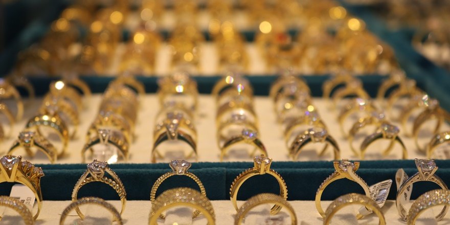 Altında sahteciliğe dikkat: Altına bakır karıştırıyorlar